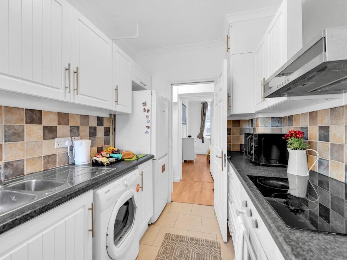 Pass The Keys - Spacious Modern 2br Flat For 6, 3min Walk To Hammersmith Station Appartement